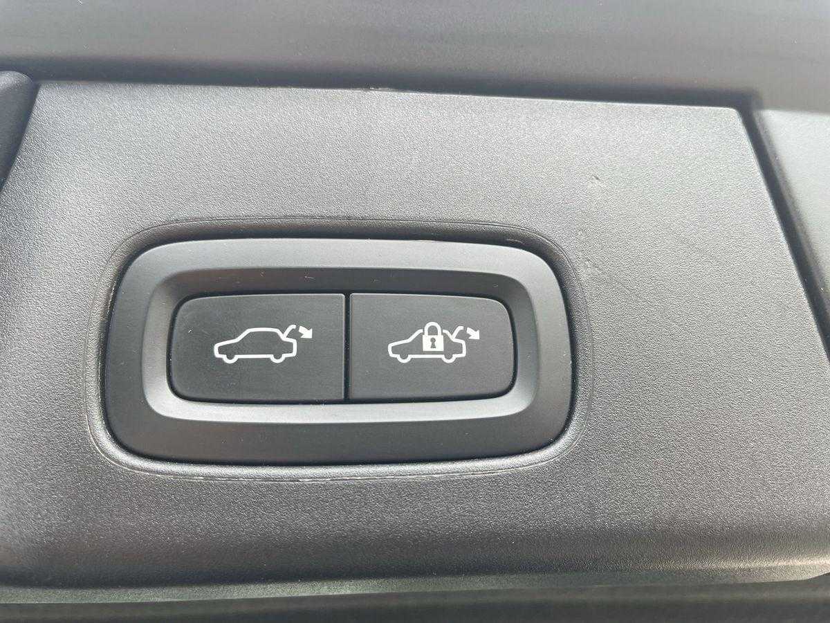Volvo  Ultimate Bright AWD