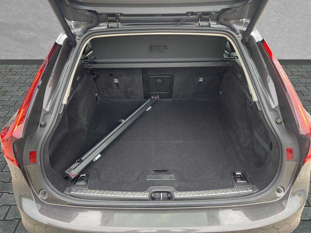Volvo  Ultimate Bright AWD