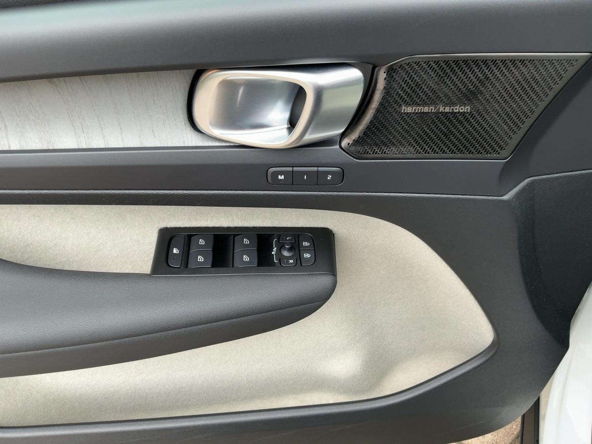 Volvo  XC40 Inscription, B4 Mild-Hybrid Benzin