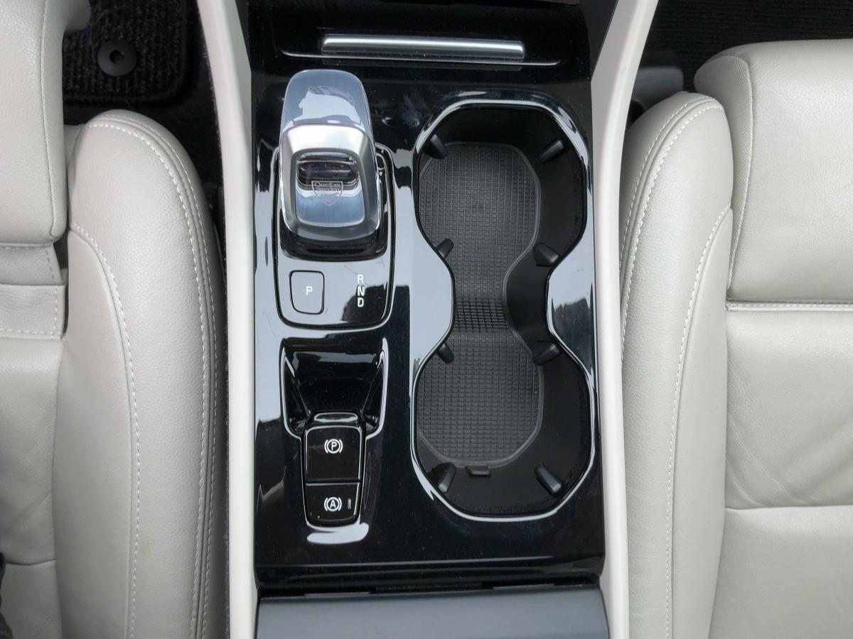 Volvo  XC40 Inscription, B4 Mild-Hybrid Benzin