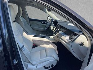 Volvo  Hybrid AWD