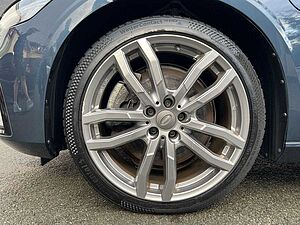Volvo  R Design Recharge Plug-In Hybrid AWD