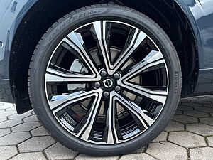 Volvo  Recharge AWD