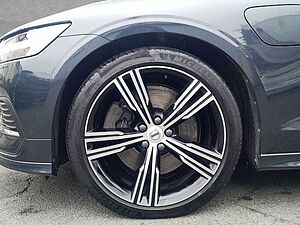 Volvo  Plug-In Hybrid AWD