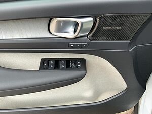 Volvo  XC40 Inscription, B4 Mild-Hybrid Benzin