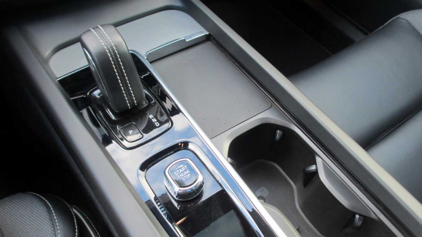 Volvo  T8 R Design Recharge Plug-In Hybrid AWD+HUD
