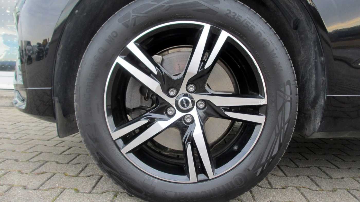 Volvo  B5 AWD R Design +LUFT+RFK+ACC+H/K+LHZ+ESITZ
