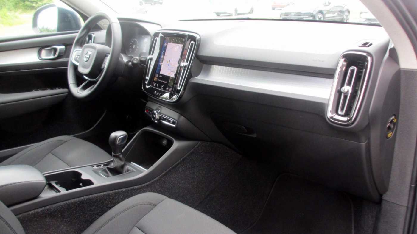 Volvo  T2 Momentum Pro Schalt +ACC+BLIS+KAM+AHK