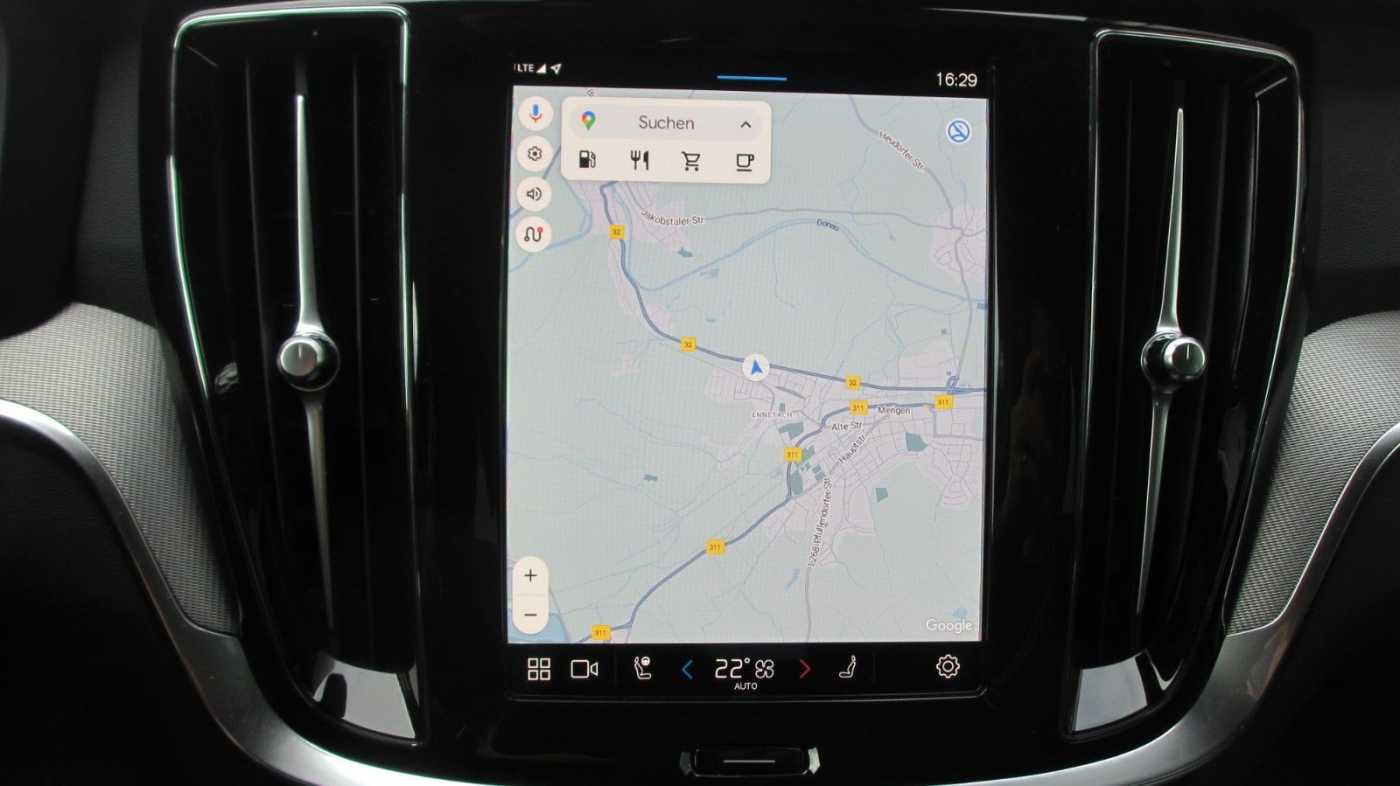 Volvo  B4 FWD Core +ACC+BLIS+H/K+LEDER+E-Sitze+LHZ+