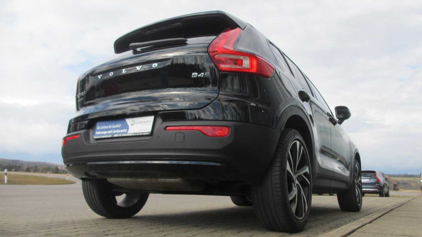 Volvo  B4 AWD R-Design +LED+ESITZ+ACC+BLIS+RFK+20'