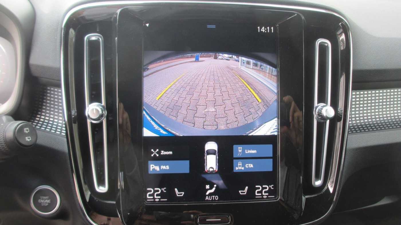 Volvo  B4 AWD R-Design +LED+ESITZ+ACC+BLIS+RFK+20'