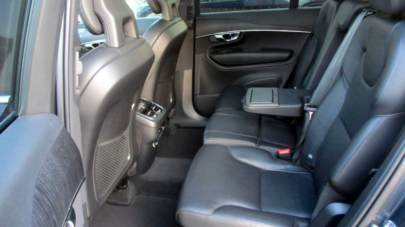 Volvo  B5 AWD Momentum Pro +LUFT+360+HUD+ESITZ+H/K