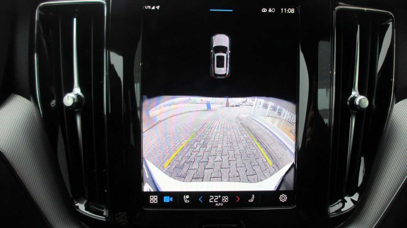 Volvo  B4 D AWD Plus Dark +ACC+BLIS+STHZ+LHZ+HK+DW