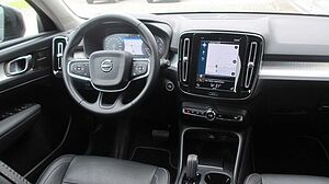 Volvo  XC40 T4 Automatikgetriebe (140kW/190PS) Momentum Pro