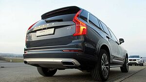 Volvo  XC90 B5 Mild-Hybrid Benzin AWD Automtaikgetriebe (184kW/250PS) Momentum Pro