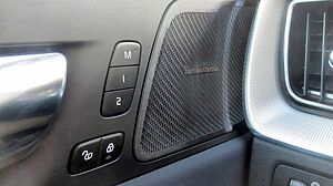 Volvo  T8 R Design Recharge Plug-In Hybrid AWD+HUD