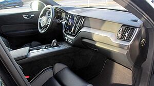 Volvo  T8 R Design Recharge Plug-In Hybrid AWD+HUD