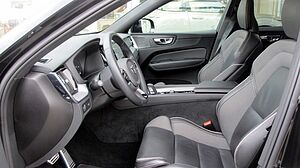 Volvo  B5 AWD R Design +LUFT+RFK+ACC+H/K+LHZ+ESITZ