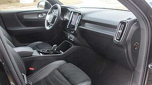 Volvo  B4 AWD R-Design +LED+ESITZ+ACC+BLIS+RFK+20'