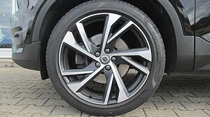 Volvo  B4 AWD R-Design +LED+ESITZ+ACC+BLIS+RFK+20'