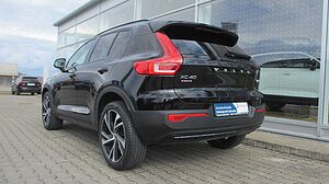 Volvo  B4 AWD R-Design +LED+ESITZ+ACC+BLIS+RFK+20'