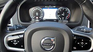 Volvo  B5 AWD Momentum Pro +LUFT+360+HUD+ESITZ+H/K