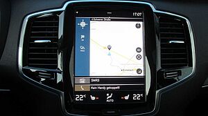 Volvo  B5 AWD Momentum Pro +LUFT+360+HUD+ESITZ+H/K