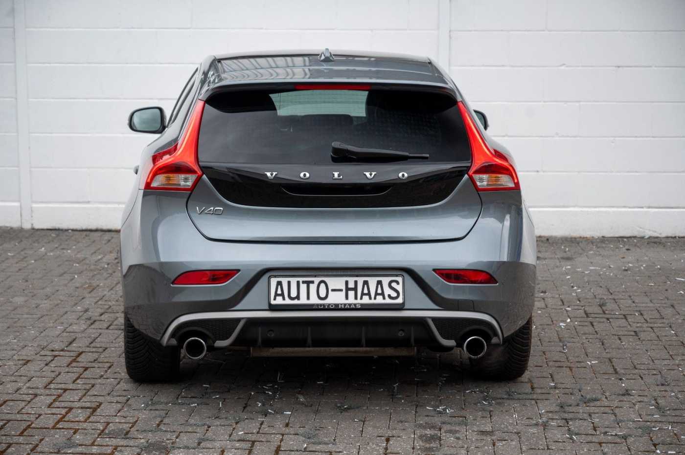 Volvo  T5 Momentum R-Design