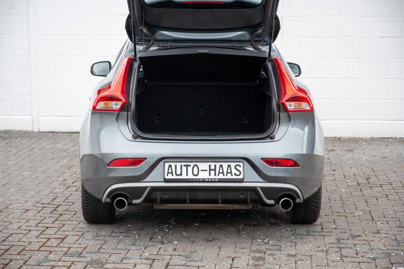 Volvo  T5 Momentum R-Design