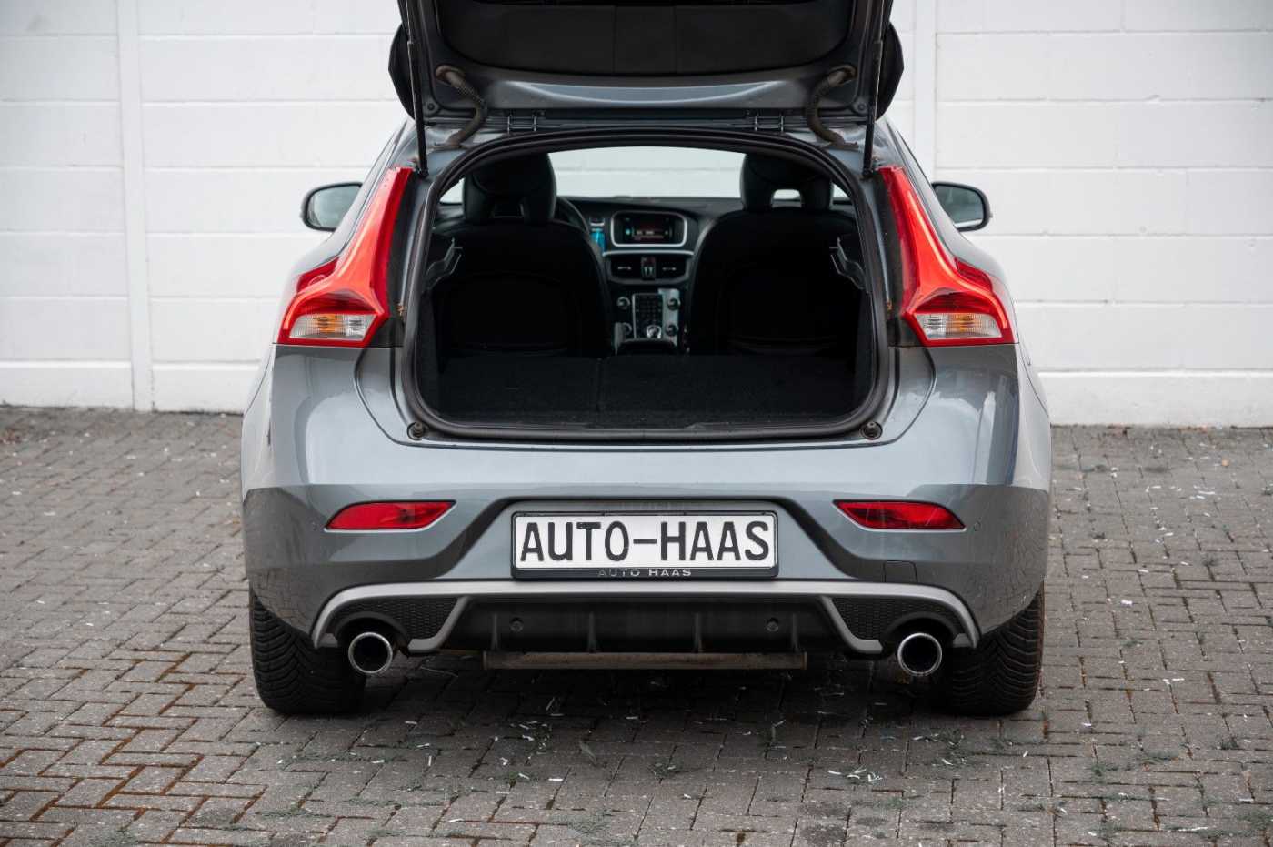 Volvo  T5 Momentum R-Design