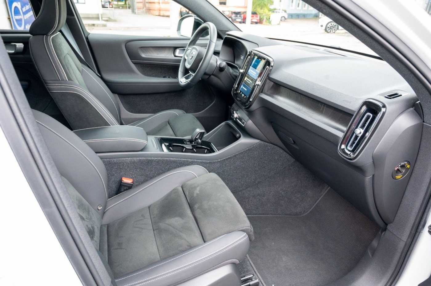 Volvo  Ultimate Recharge Pure Electric