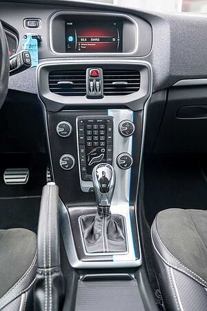 Volvo  T5 Momentum R-Design