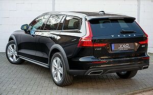 Volvo  CC B5 Benzin AWD BLIS Kamera Pilot Assist