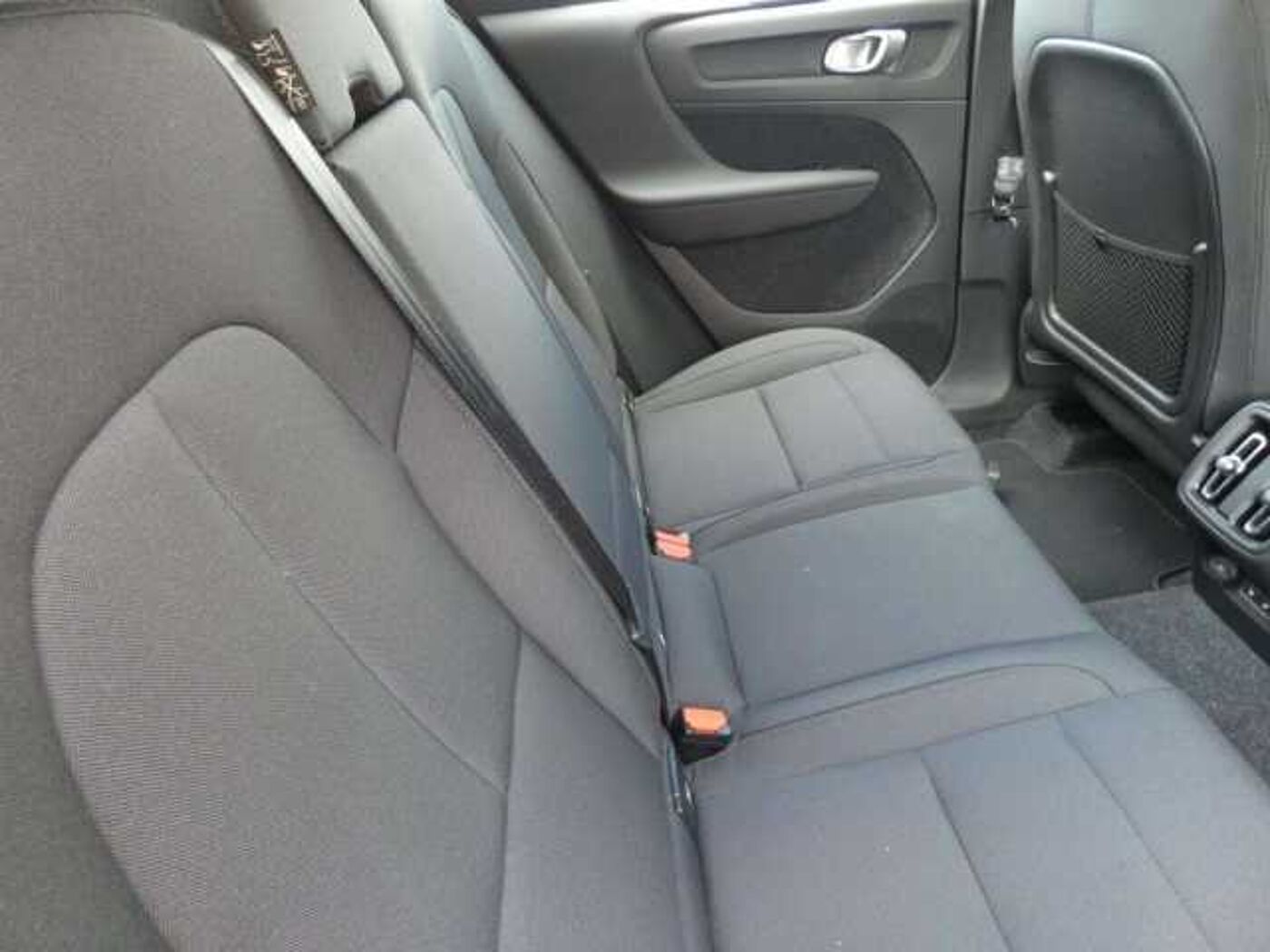 Volvo  D3 2WD Momentum Pro (EURO 6d-TEMP) Klima Navi