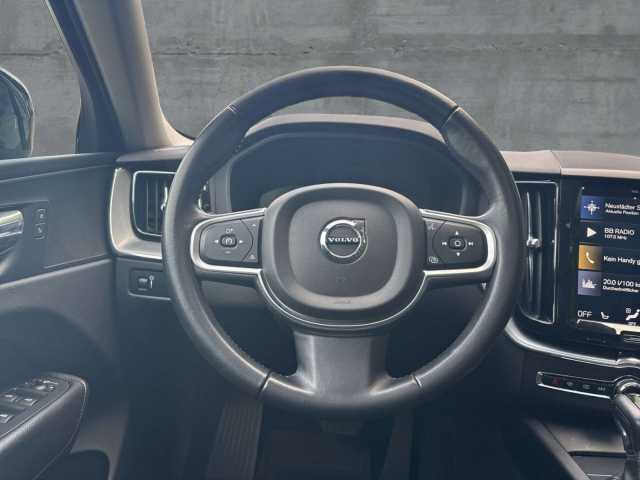 Volvo  D4 2WD Momentum (EURO 6d-TEMP) Klima Navi