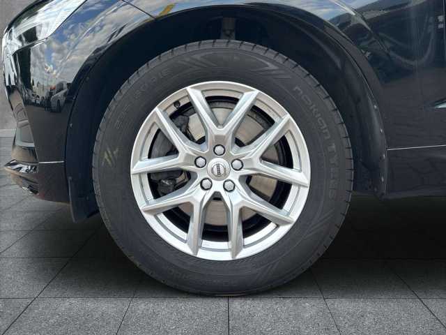 Volvo  D4 2WD Momentum (EURO 6d-TEMP) Klima Navi