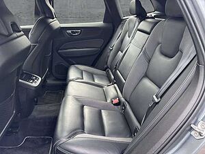 Volvo  B4 (Benzin) 2WD R-Design (EURO 6d) Klima Navi