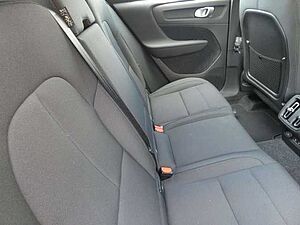 Volvo  D3 2WD Momentum Pro (EURO 6d-TEMP) Klima Navi