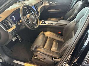 Volvo  B5 (Diesel) AWD R-Design (EURO 6d) Klima Navi