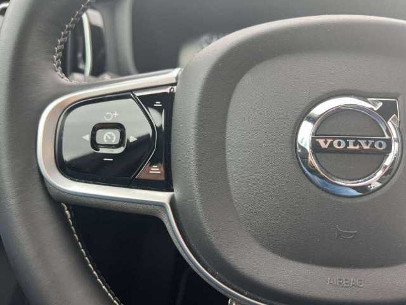 Volvo  D4 Geartronic R Design/StzHZ vorn+hinten/DAB