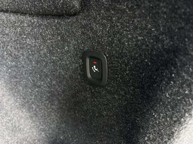 Volvo  B4 Momentum Pro Geartronic/ACC/DAB+/Klima