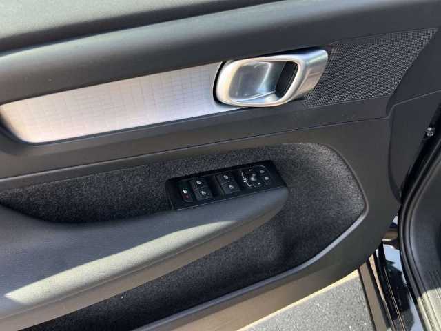 Volvo  B4 Momentum Pro AWD Autom. /ACC/DAB+/Klima
