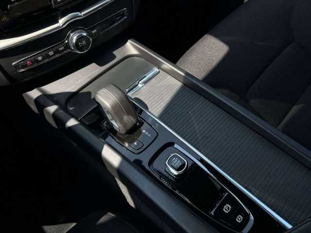 Volvo  B4 D Momentum Pro Geartronic