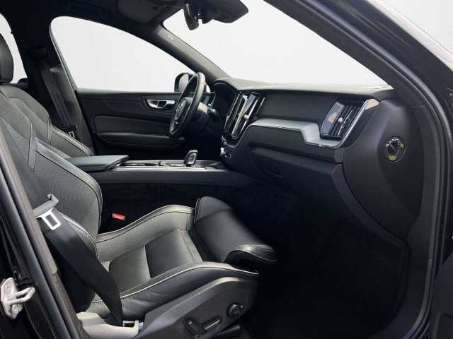 Volvo  B4 R Design Geartronic
