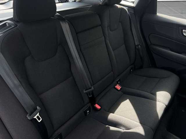 Volvo  B4 Momentum Pro Geartronic/Keyless/DAB