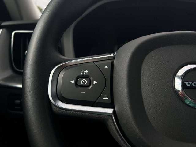 Volvo  B4 Momentum Pro Geartronic/Keyless/DAB