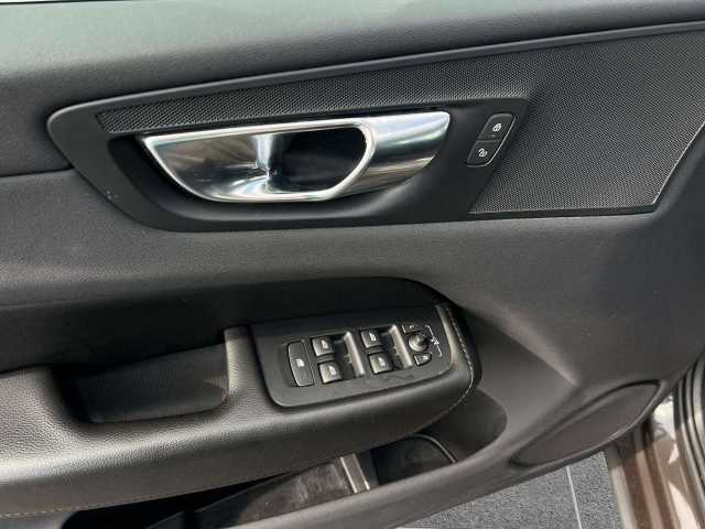 Volvo  B4 Momentum Pro Geartronic/Keyless/DAB