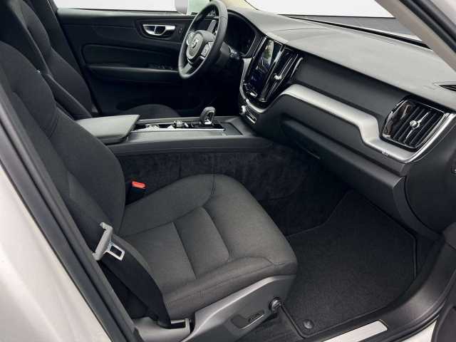 Volvo  B4 Momentum Pro 2WD Geartronic/Keyless
