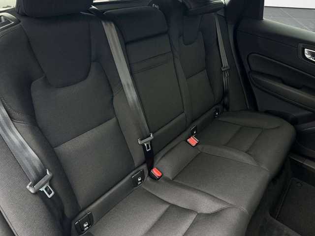 Volvo  B4 Momentum Pro 2WD Geartronic/Keyless