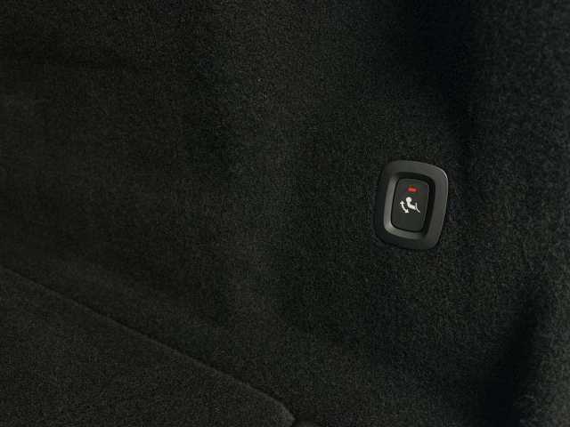 Volvo  B4 Momentum Pro 2WD Geartronic/Keyless